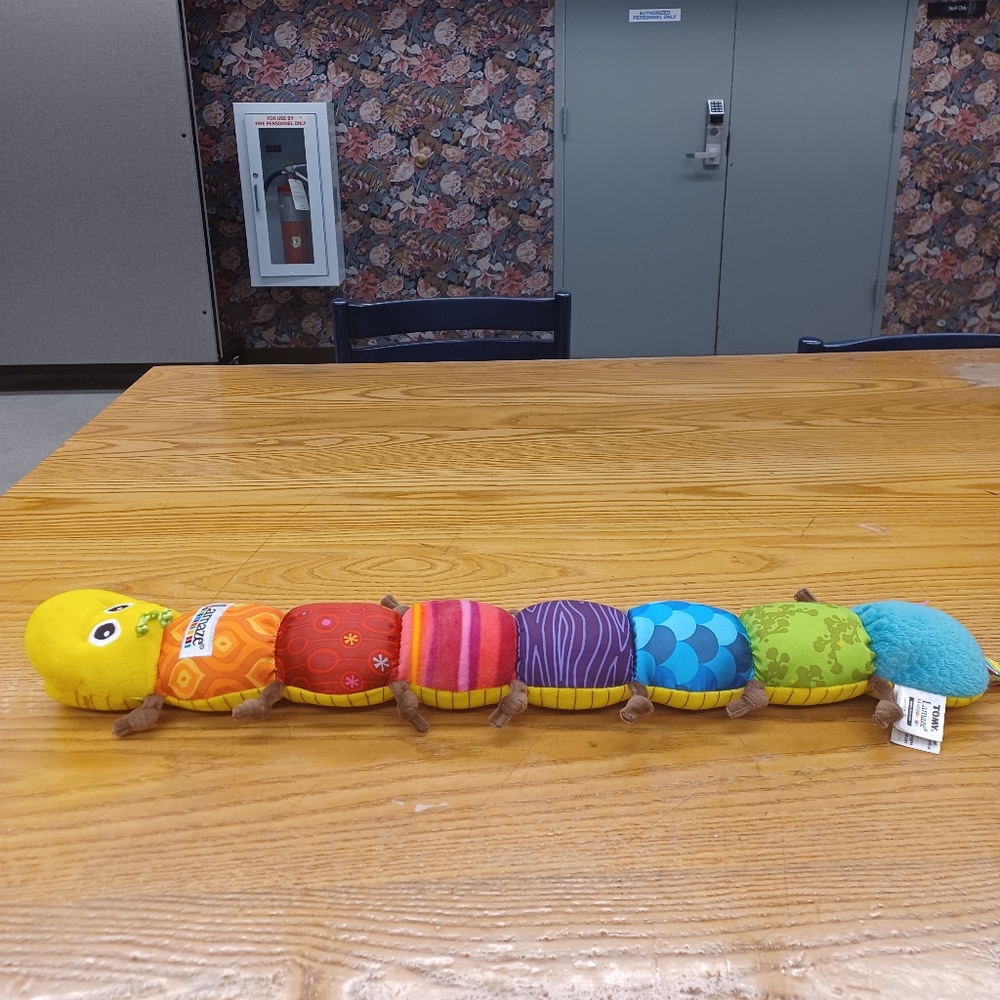 ✓Tomy 24" Lamaze fun Caterpillar Jingle Squeak Rattle Baby Toy Stuffed Plush - Picture 3 of 12